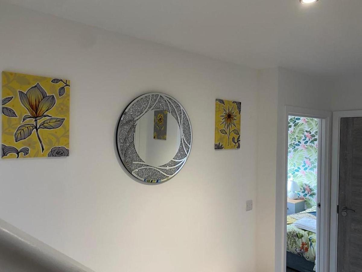 Central 2 Bed Newly Built Duplex Penthouse With Free Gated, On-Site Parking, Lift Access, Self Check-In, Super Fast Wifi, Two Cathedral View Terraces & Sleeps 6 Peterborough Exterior foto