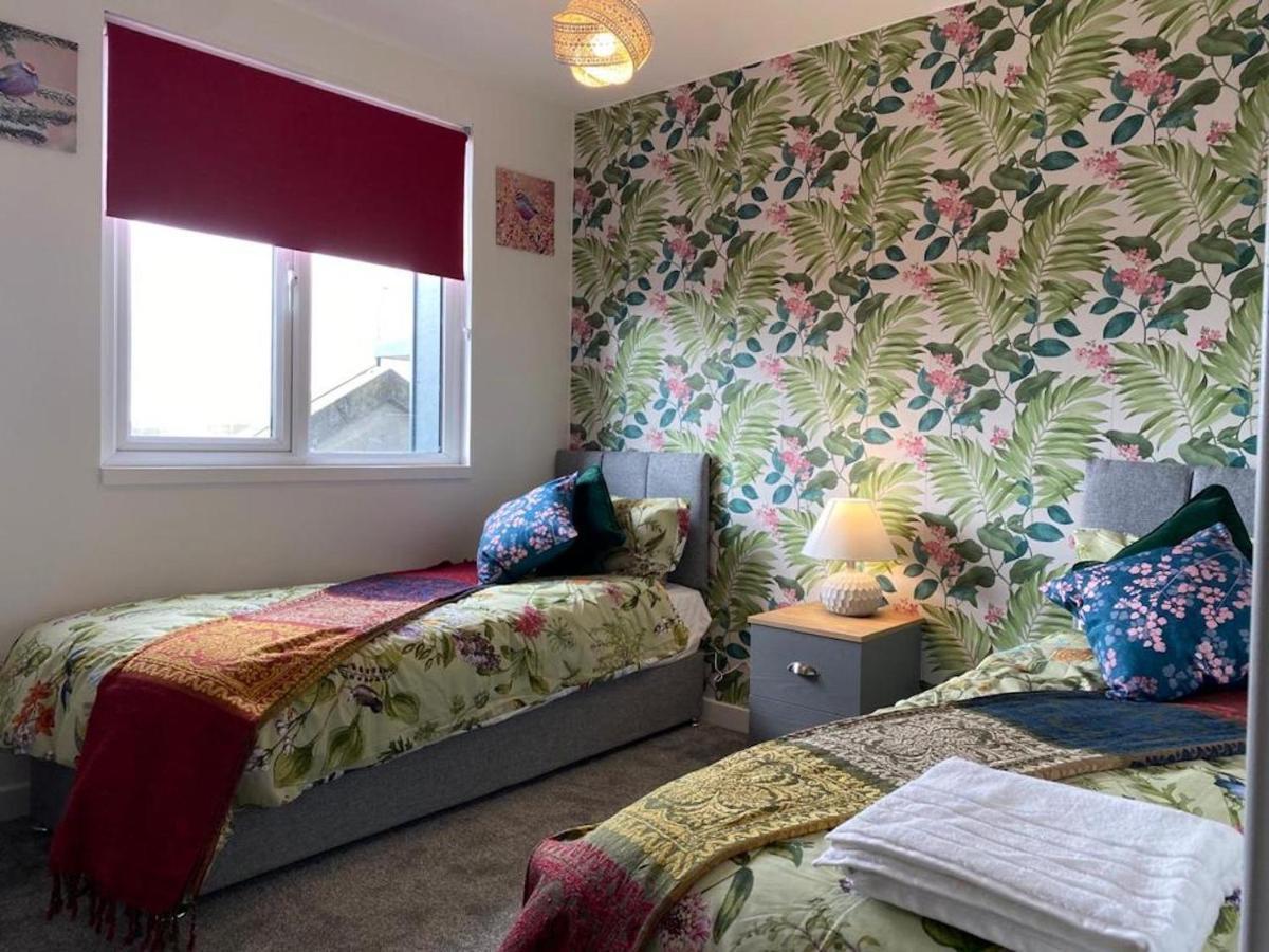 Central 2 Bed Newly Built Duplex Penthouse With Free Gated, On-Site Parking, Lift Access, Self Check-In, Super Fast Wifi, Two Cathedral View Terraces & Sleeps 6 Peterborough Exterior foto